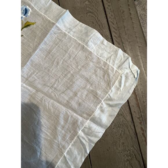 Vintage Ladies Hankie By Desco Embroidered Blue And White Floral NOS Semi Sheer - Picture 4 of 6